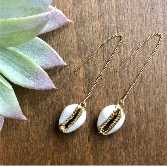 Estrella and Luna Gold Boho Earings Cowrie Shell - Picture 5 of 6